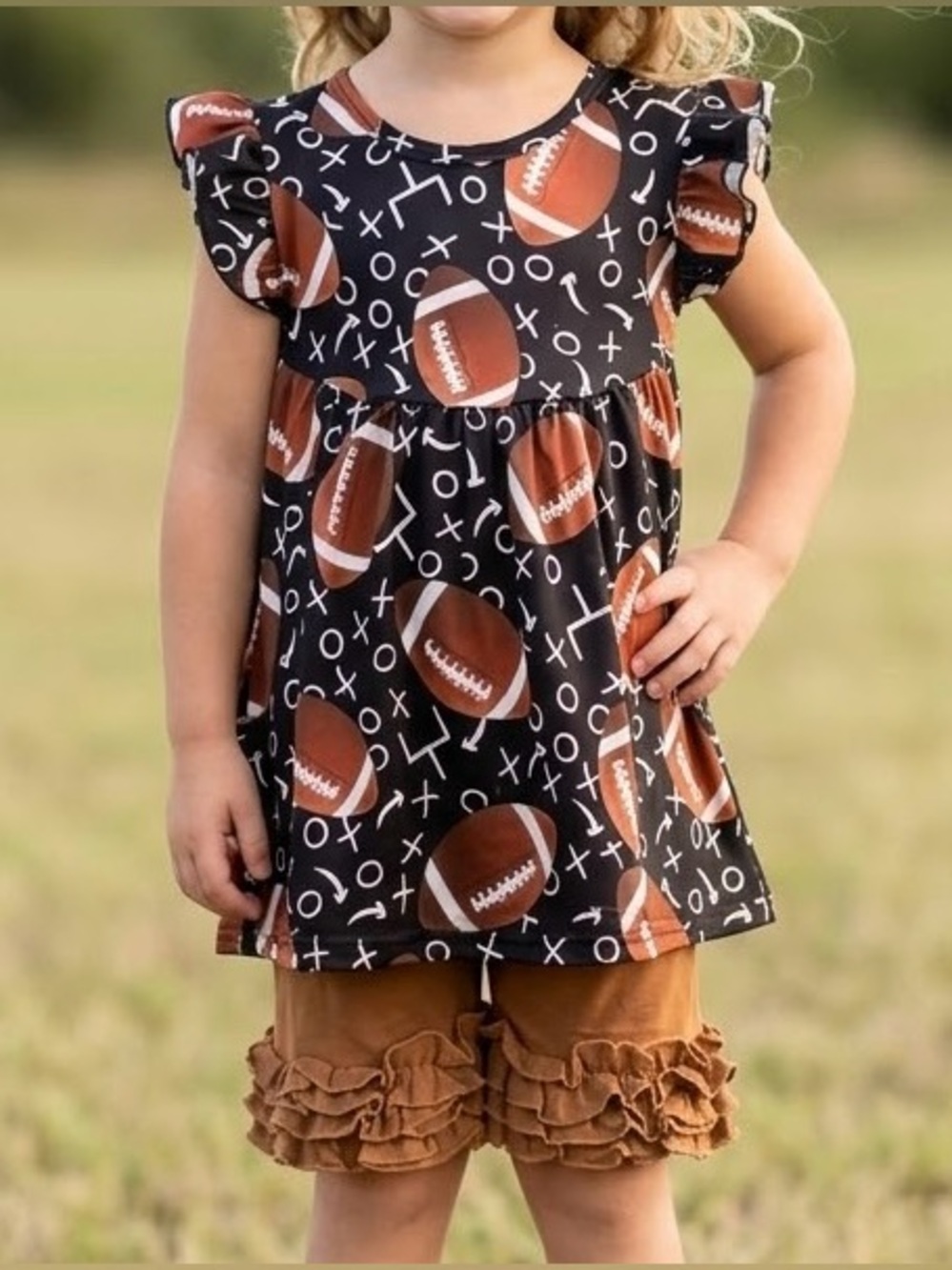 Girl’s Football Print Flutter Sleeve Tunic & shorts Sz 5 Game day outfit
